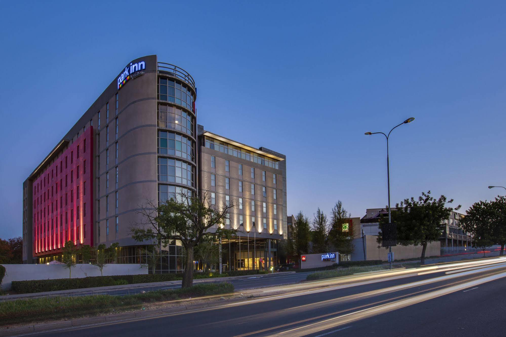Park Inn Sandton Johannesburg Buitenkant foto