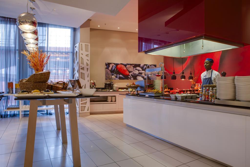 Park Inn Sandton Johannesburg Buitenkant foto